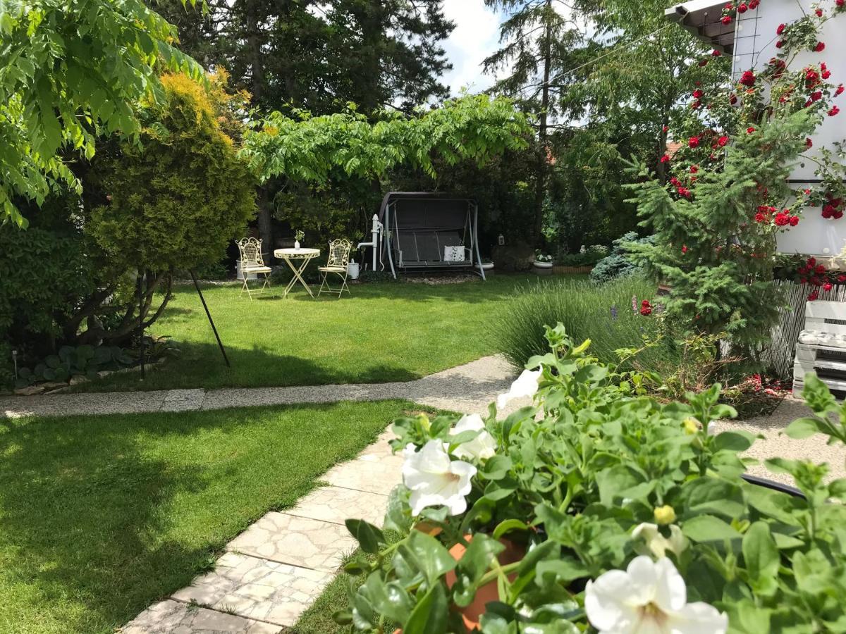 Relaxační studio VERA s UBYTOVÁNÍM Valtice Esterno foto
