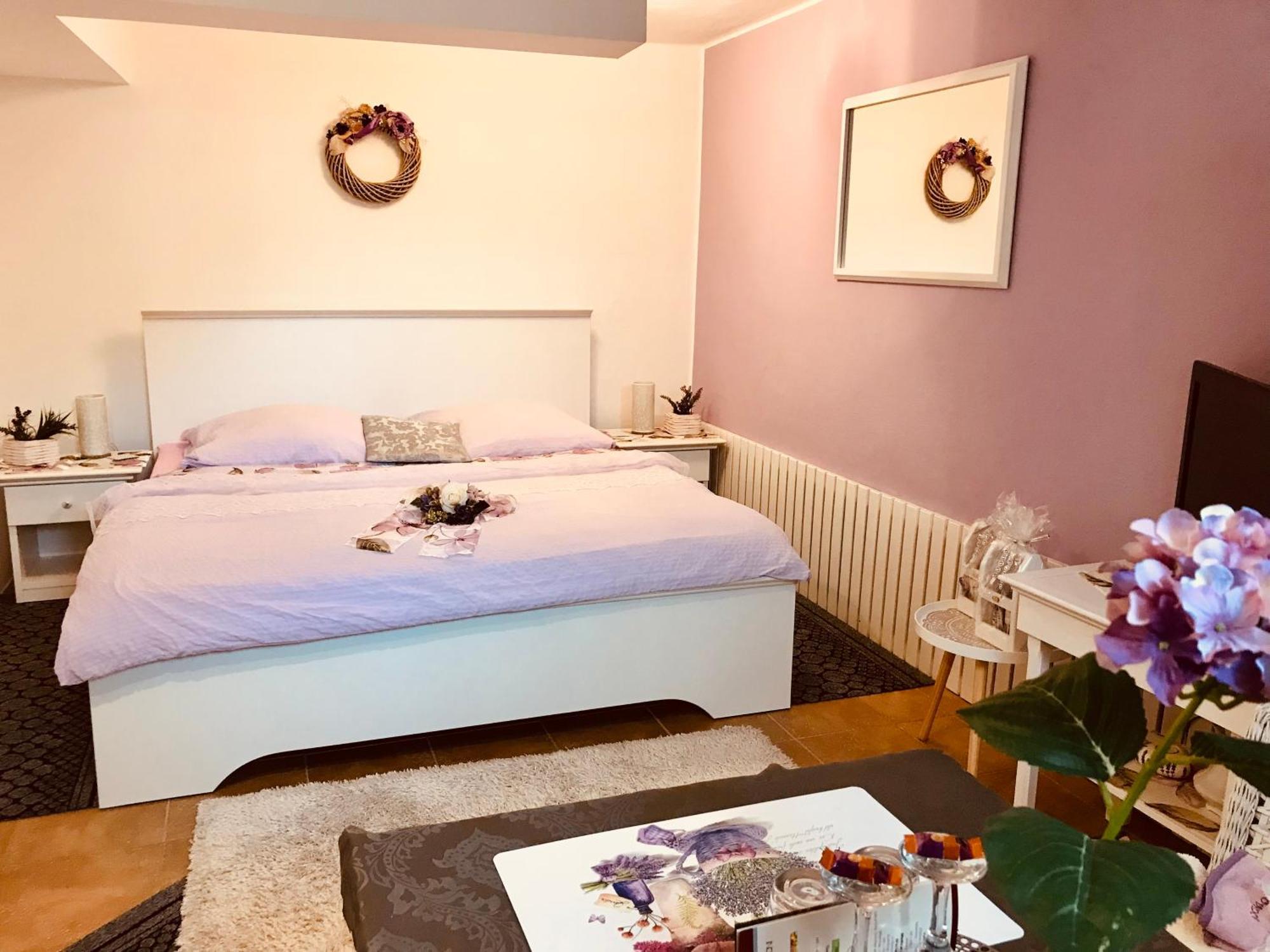 Relaxační studio VERA s UBYTOVÁNÍM Valtice Esterno foto