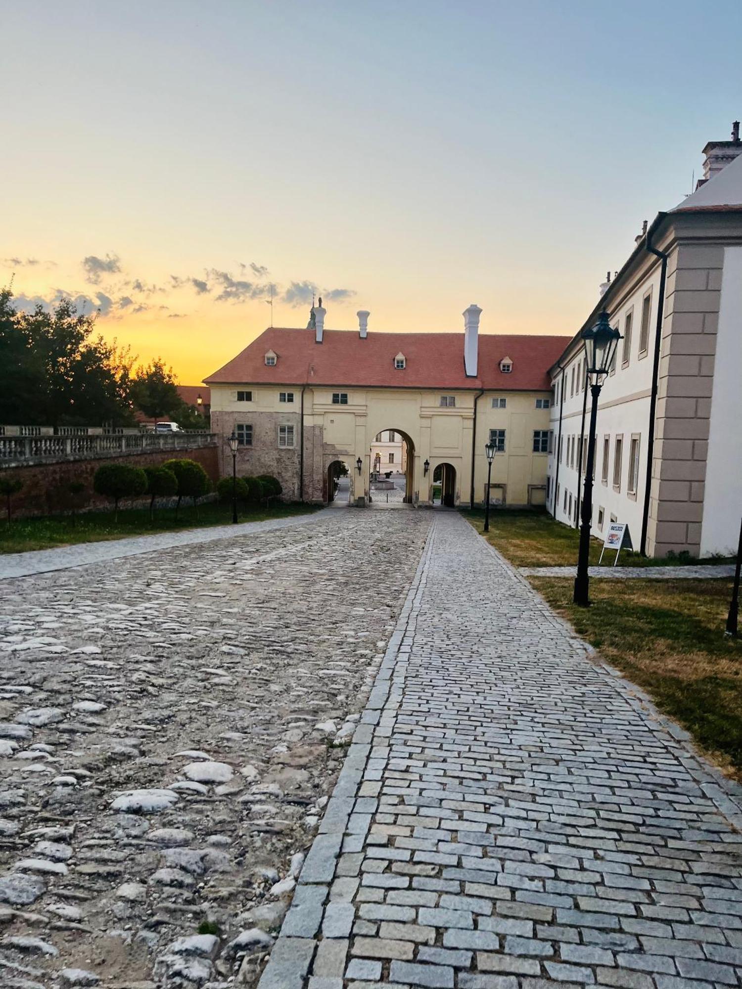 Relaxační studio VERA s UBYTOVÁNÍM Valtice Esterno foto